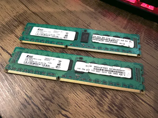Memória DDR3 ECC 1333mhz 2GB Cada, Aceito Cartão