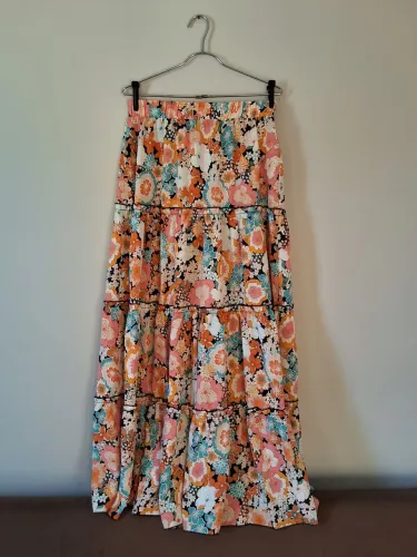 Conjunto cropped e saia longa floral