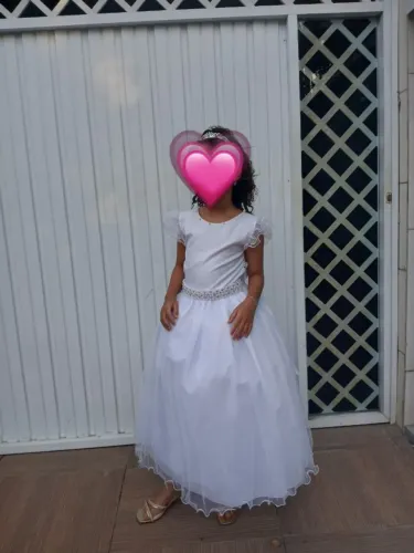 Vestido impecável para daminhas de hora e festas de ABC