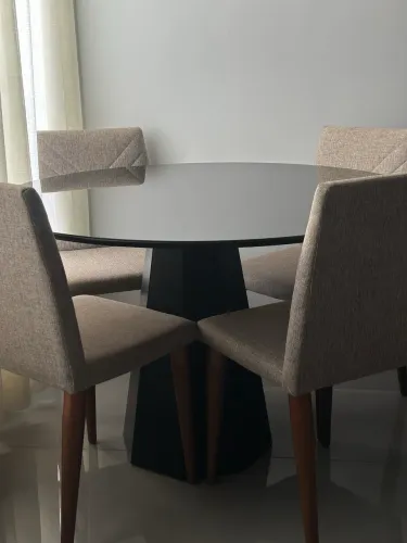 Mesa e Cadeiras da Casa Estilo 