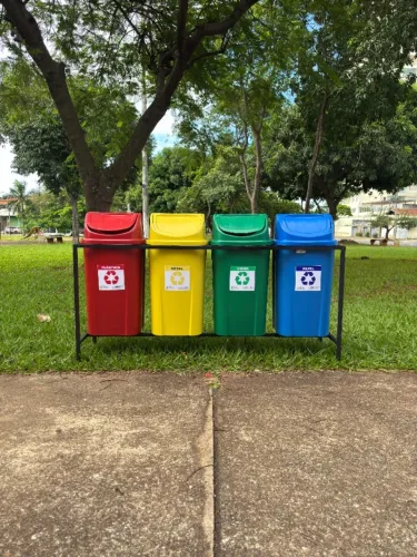 Lixeiras para coleta seletiva