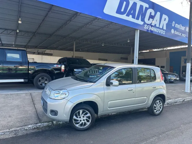 Fiat Uno Vivace Celeb. 1.0 EVO F. Flex 8V 3P 2012