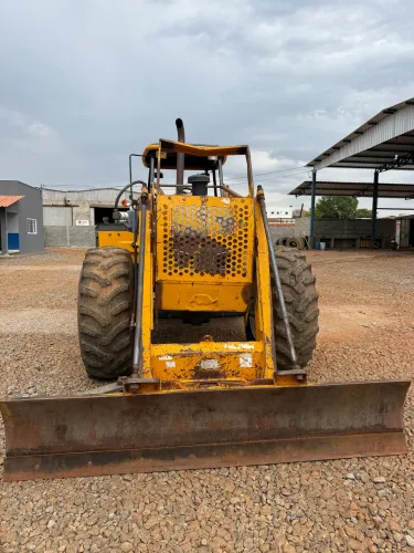 TRATOR VALTRA BH165 