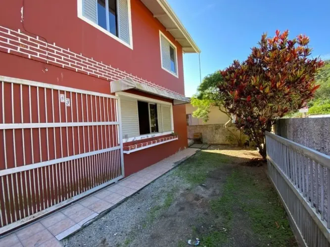 ARMAÇÃO PANTANO DO SUL CASA PARA HOSTEL INVESTIDORES