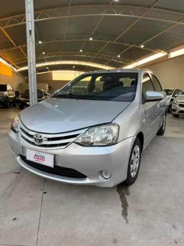 Toyota Etios X 1.3 Flex 16V 5P Mec. 2014