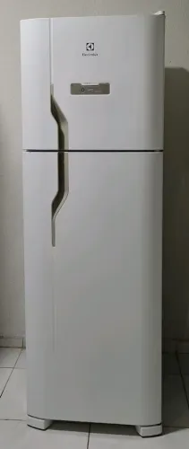 Geladeira Electrolux Muito Nova!!!