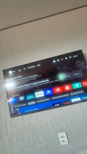 Smart TV TCL 43" Full HD Android TV, Wi-Fi, Bluetooth, Suporte de Parede