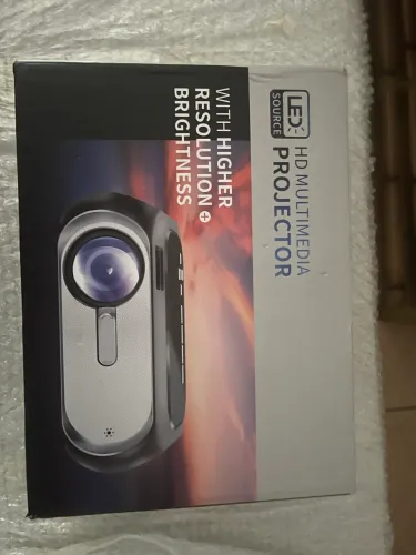 Projetor LED Home Theater HD 720p - Usado Apenas 6 Vezes
