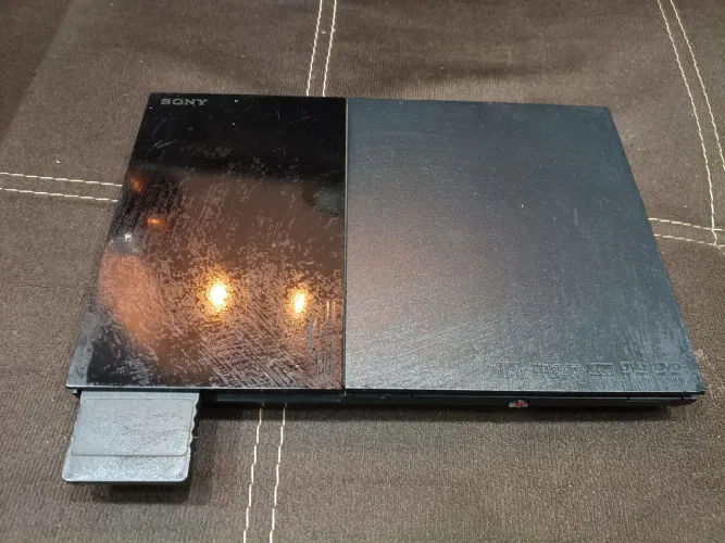 Vendo playstation 2 com dois controles 
