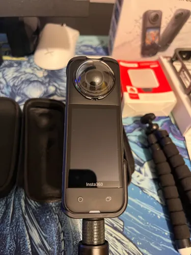INSTA360 X5 + Kit completo de acessórios - IMPECÁVEL