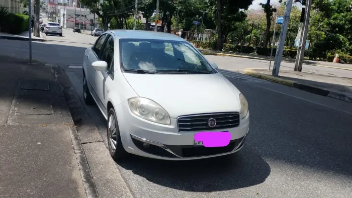 Fiat Linea Essence 1.8 Flex 16V 4P 2016