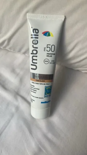Protetor solar facial Umbrella skin perfect cor clara