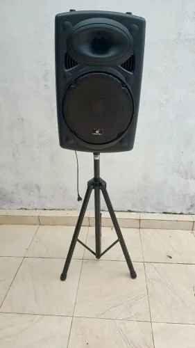 Vendo caixa de som em perfeito estado.