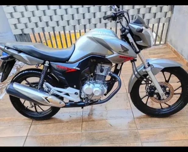 Vende-se fan 160 ano 2021 moto extremamente cuidada com manual e chave cópia