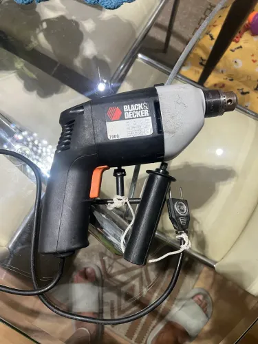 Furadeira de impacto Black&Decker
