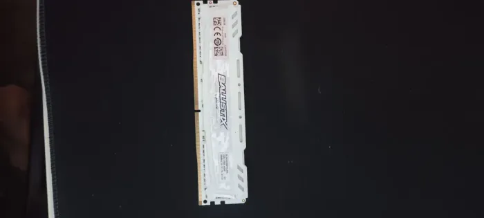 ? MEMÓRIA RAM 8GB DDR4 2666MHz COM LED RGB ?