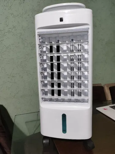 Vendo Climatizador Philco PCL03FI com controle remoto. Praticamente novo, na caixa,