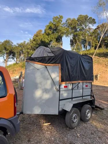 Carreta 2 Eixos para cavalo e boi