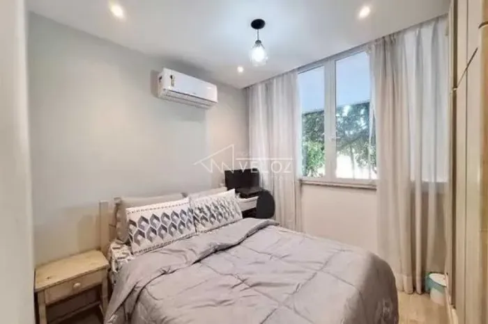 Apartamento - / Residencial / Glória