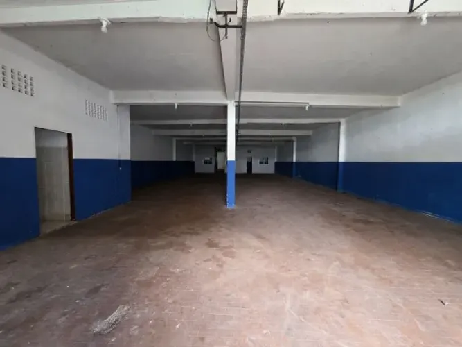 Galpão 500m² no Bairro da GLORIA - c/ Área Administrativa