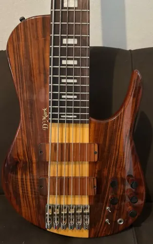 Baixo Dmark Omega 6c