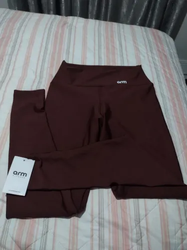 CONJUNTO DE FITNESS Marca arm NOVO, com etiqueta