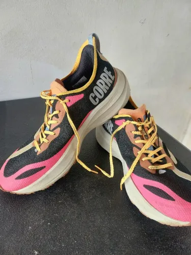 Tênis de corrida Corre 4