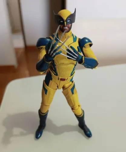 WOLVERINE SH FIGUARTS BANDAI
