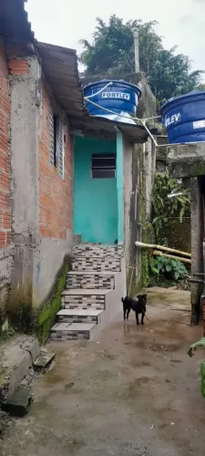 Aluga-se quarto e cozinha 