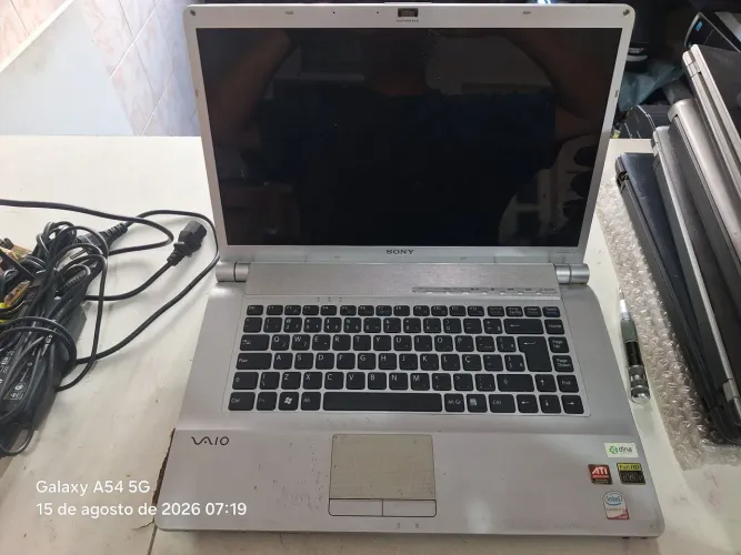 Notebook Sony Vaio VGN-FW340D + Carregador | Ligando | Para Peças ou Conserto