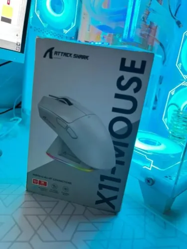 Mouse Sem Fio Attack Shark X11 (Tri-Mode) + Dock RGB - Lacrado