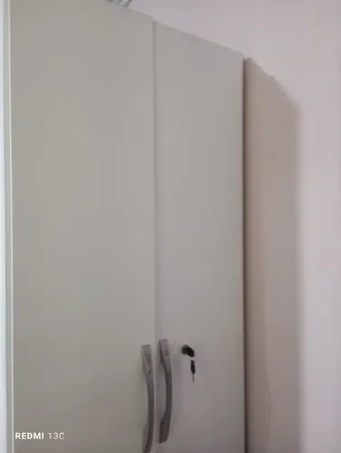 Armário multiuso 2 portas, em excelente estado