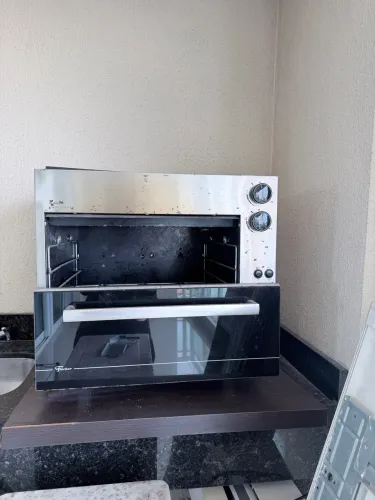 Churrasqueira a Gás Fischer Inox com Porta de Vidro - R$ 800