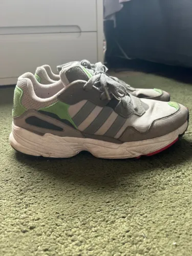 Adidas YUNG-96