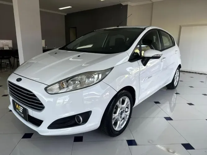 Ford Fiesta 1.6 16V Flex Aut. 5P 2015