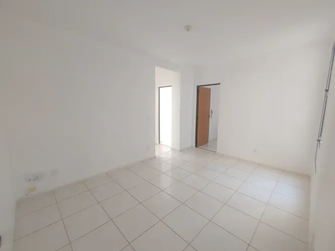Apto dois quartos no Liberdade