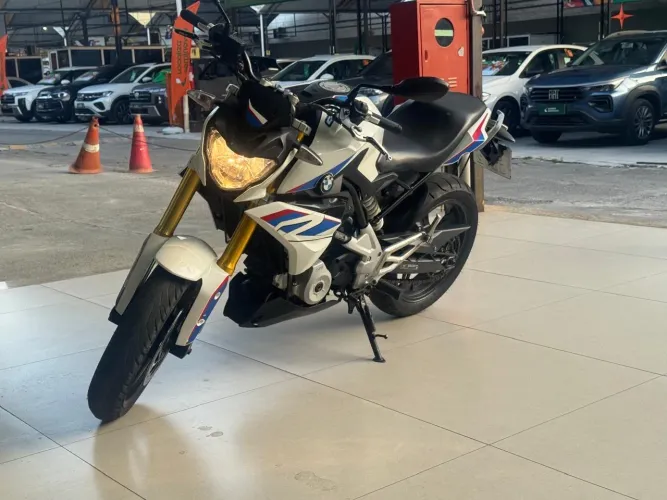 BMW 310R 2019