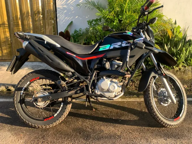 Uma excelente moto econômica, pintura nova tudo novo 