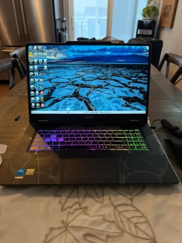 Notebook gamer MSI Cyborg 17 polegadas