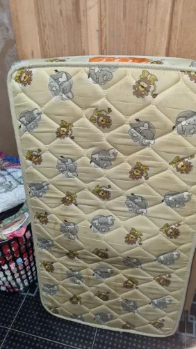 Berço para bebe desmontado
