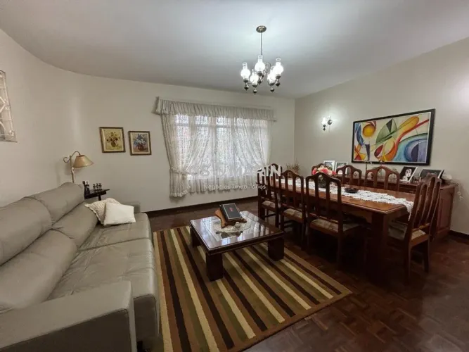 Casa comercial à venda no Aurora, em Londrina
