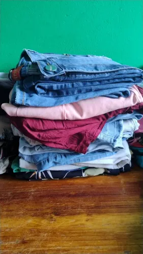Lote de roupas para brechó. Moda plus size