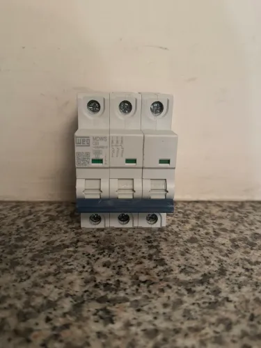 Disjuntor Tripolar 6KA 63A WEG