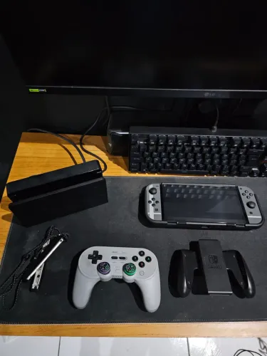 Nintendo Switch OLED - DESBLOQUEADO