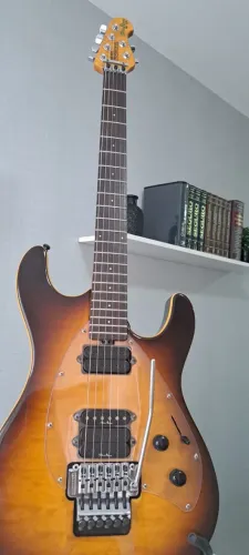 Guitarra Music Man Steve Morse Y2D - upgrades no anúncio
