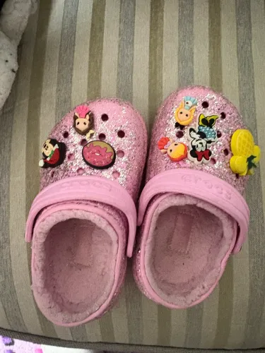 Crocs Minnie forrado rosa com glitter tamanho C8