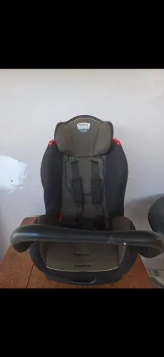 Cadeirinha infantil de colocar no carro