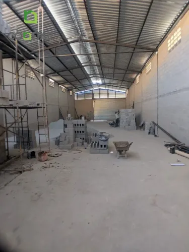 Galpão de 400 m² para Aluguel - Bairro Glória