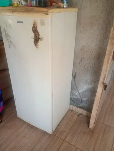 Vendo urgente tem um detalhe em cima