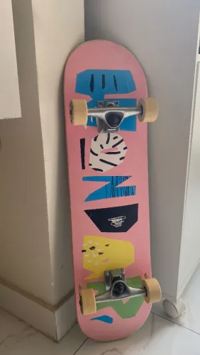 Skate para pista e asfalto